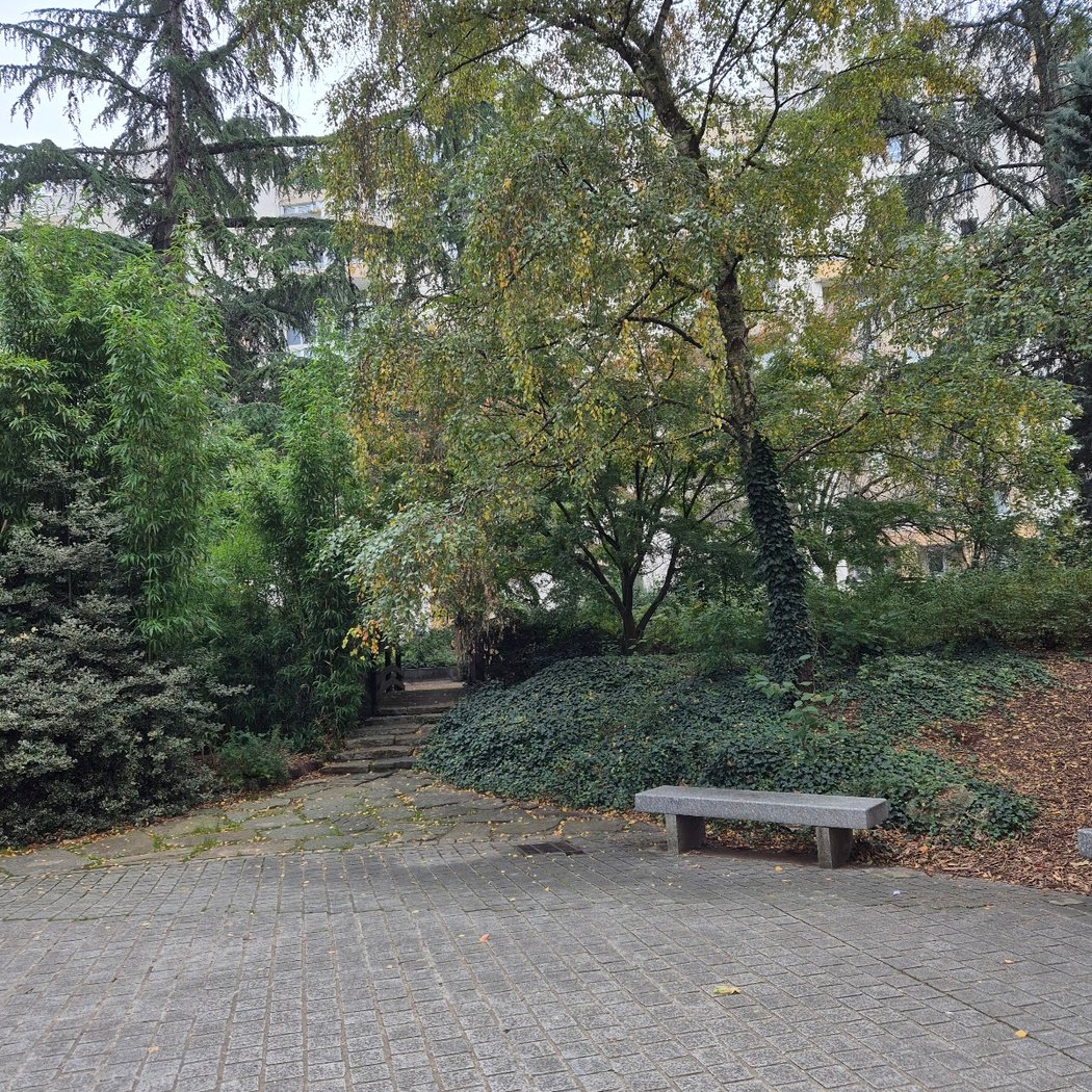 cardinal de Richelieu Garden 1